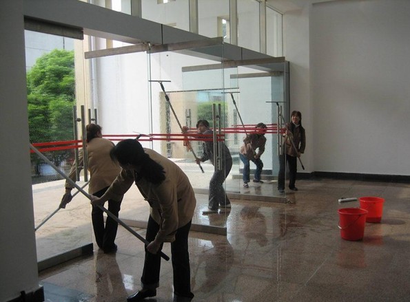 虎門保潔大樓開荒有哪一些程序？