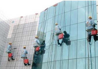 如何保證外墻清洗的安全性？